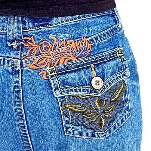 Distressed Embroidered Embellished Frayed Denim Mini Jean Skirt - Picture 3 of 7